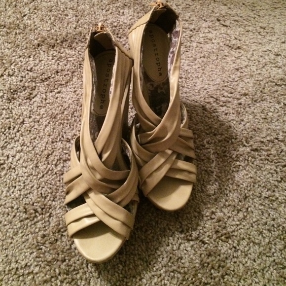 Nude wedges