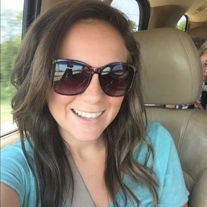 Meet your Posher, Casey