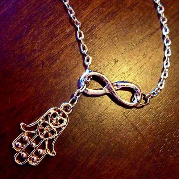 Lindsay's Roses Jewelry - Hamsa Infinity Charm Lariat Necklace in Gold BNWT
