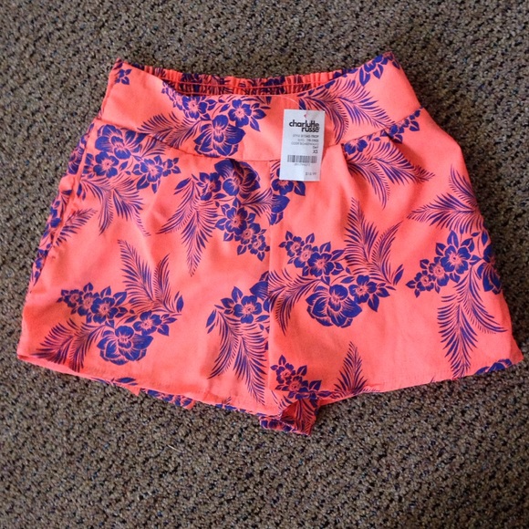 NEED GONE MAKE OFFERCharlotte Russe floral shorts