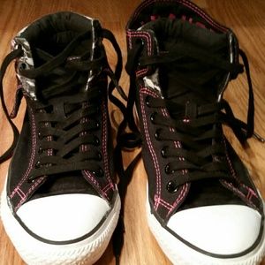 Black Hi-top Converse