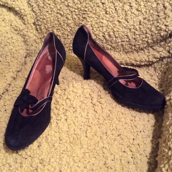 Sofft Black Suede Gold Trim Maryjane Heels 10 EUC