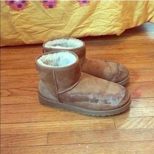 Tan Short Uggs size 11