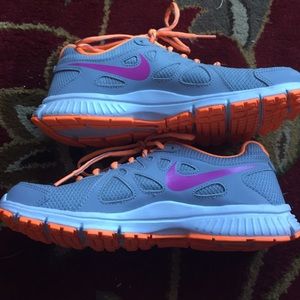 Brand new nike sneakers in perfect condition!