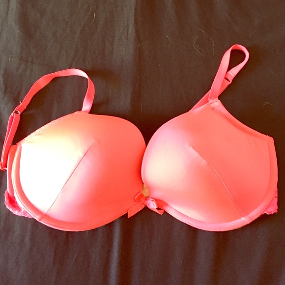 Victoria's Secret 34DD bra - Picture 1 of 2