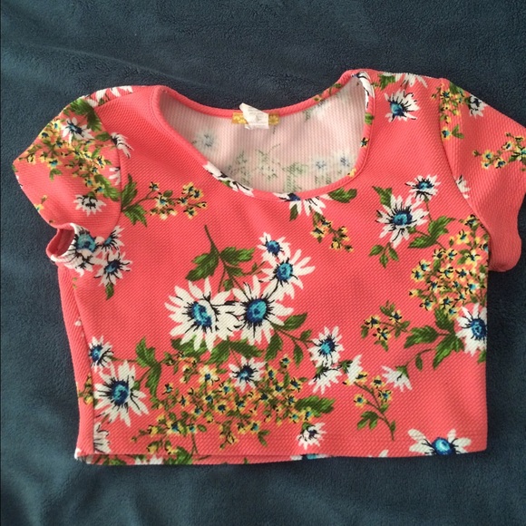 Vintage flower print crop top