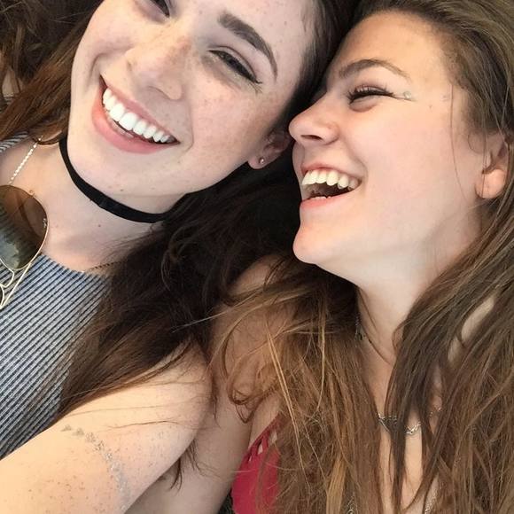 Meet your Posher, Danielle - Picture 1 of 1