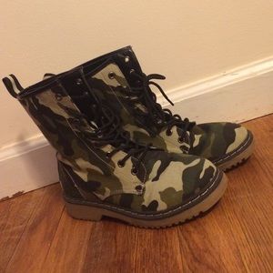 Camo combat boots