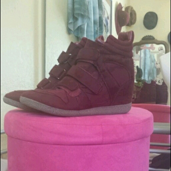 Red burgandy Xhiliration Velcro wedge sneakers - Picture 2 of 3