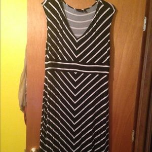 Black/white maxi dress