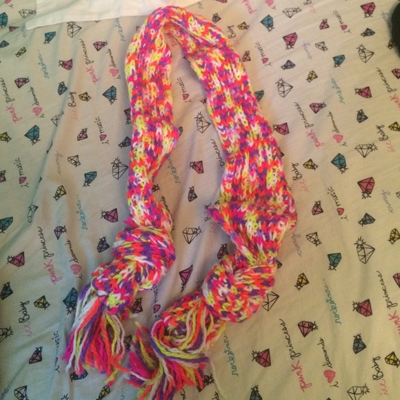 Adorable scarf