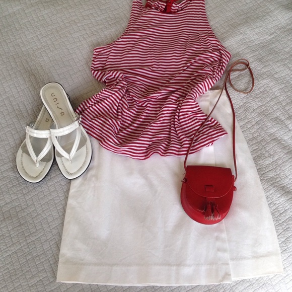 Old Navy White Stretch skirt