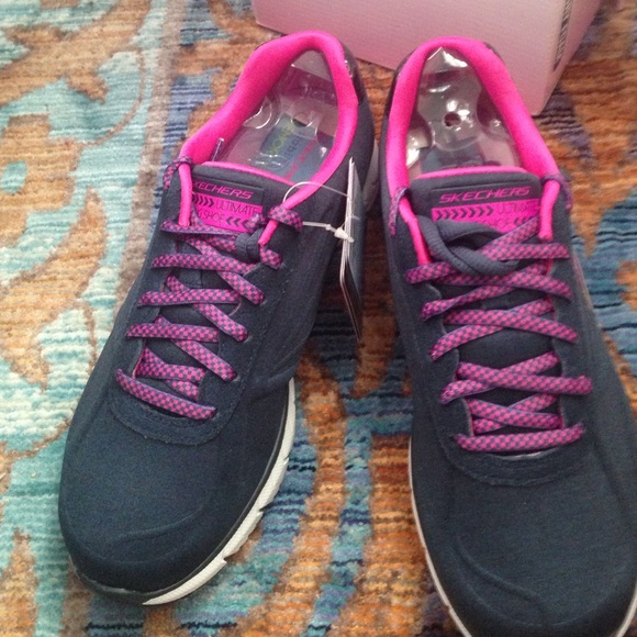 Sneakers - Picture 3 of 4