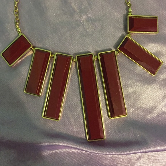 Beautiful statement necklace! - Picture 2 of 2