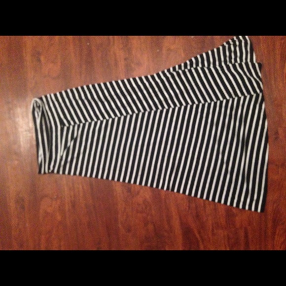 Black and white maxi skirt