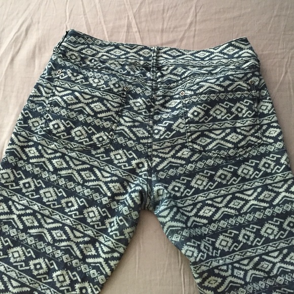 Patterned Jeggings - Picture 2 of 2