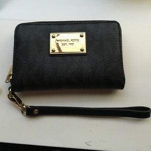 Michael Kors Wristlet Wallet