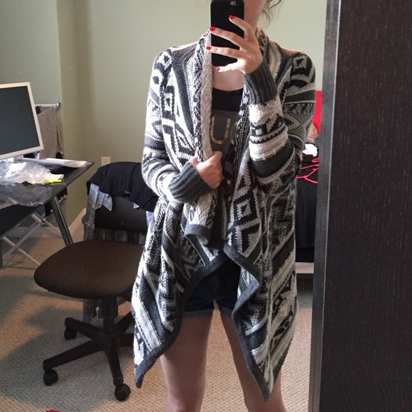 Snowy/Aztec printed Cardigan *just price reduced!*