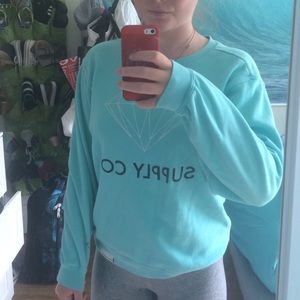 A diamond supply crew neck!! Worn once