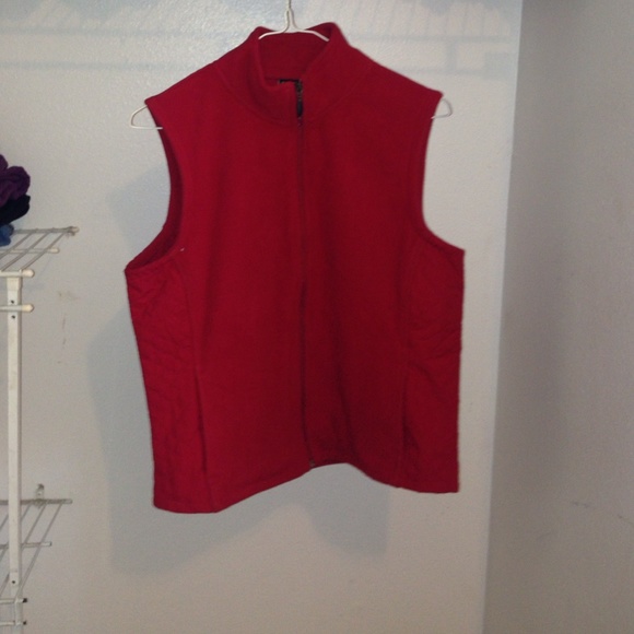 Columbia red vest, size medium