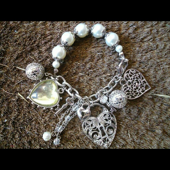 Beaded heart charm bracelet