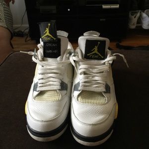 Nike air Jordan 4 tour yellow