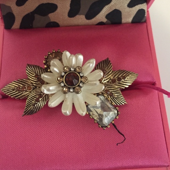 Ring - Picture 3 of 3