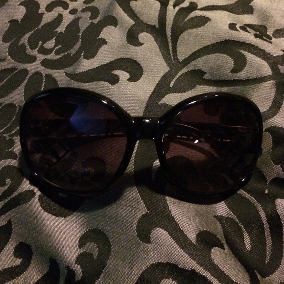 Designer Style Womans Sunglasses