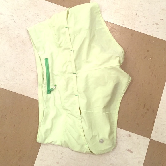 NEON GREEN LULULEMON Speed Short