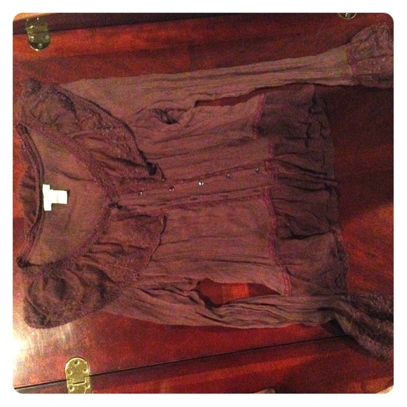 Odille shell. Raisin color