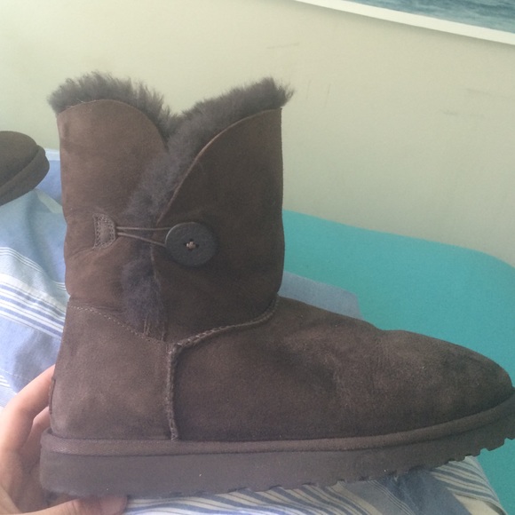 Brown ugg boots!!