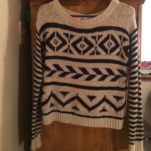 Jolt sweater