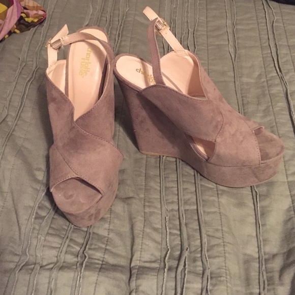 Grey wedges
