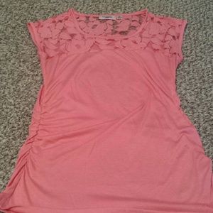 ❌ SOLD ❌ Summer Clearance 🌸 coral laced top