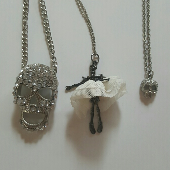 Bundle of Skulls