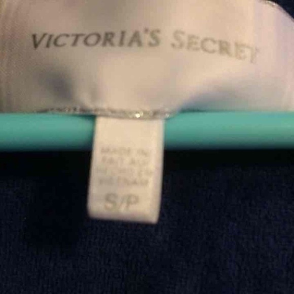 Size small - Picture 2 of 3