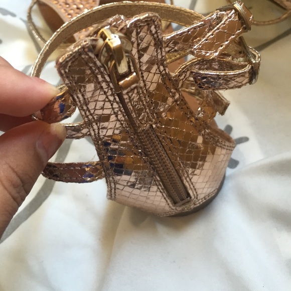 Sandals - Picture 2 of 4