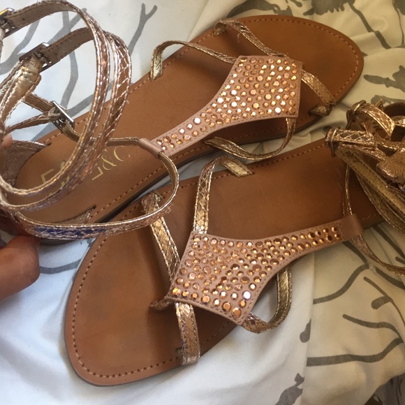 Sandals - Picture 3 of 4