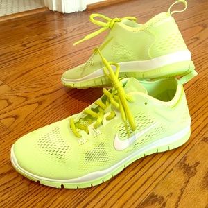 Brand new Bright yellow/ green Nike free runs 5.0