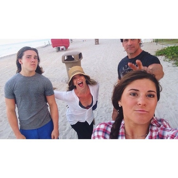 Hi! My name is Erin...it's nice to meet youπ - Picture 2 of 4