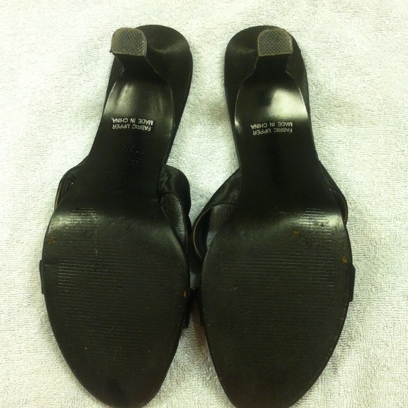 Heels - Picture 3 of 4