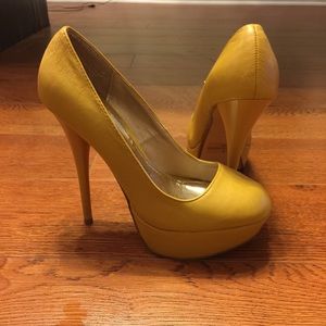 Mustard color platforms