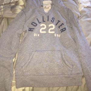 Grey hollister pullover sweatshirt M
