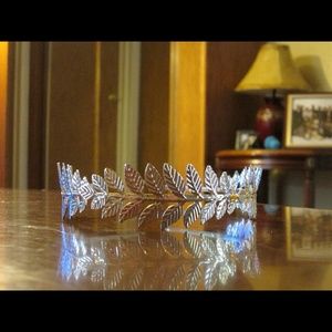 •Claire's• Gold Leaf Headband