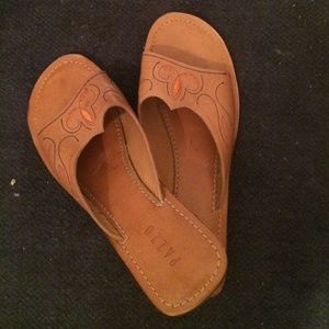 Beautiful Brazilian wooden slip-on sandals