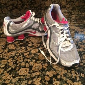 Nike shox tennis shoes