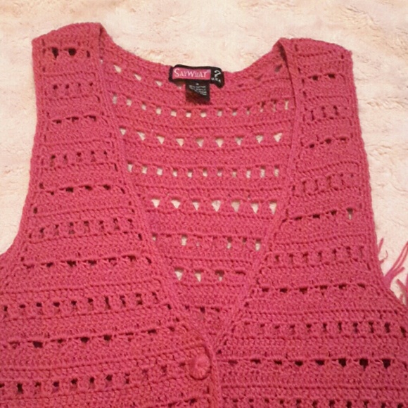 Knitted  vest with fringe