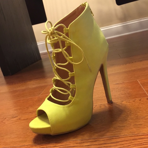 Hellllllo yellllow!!! Lace up heels! - Picture 3 of 3