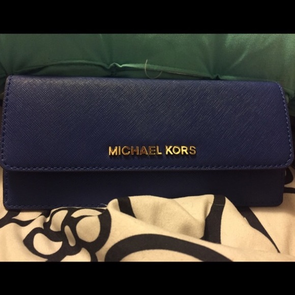 Sold Michael KORS wallet
