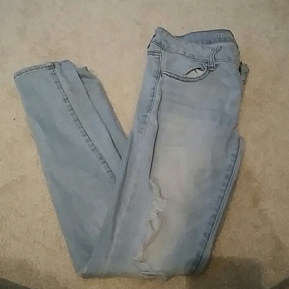 Light wash distressed jeggings